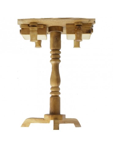 ENSEMBLE TABLE EN BOIS D'OLIVIER, ET JEUX D'ECHECS ANIMAUX MARINS EN TAGUA OU IVOIRE VEGETAL