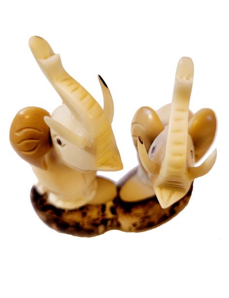 EléphantS de collection tailléS dans la graine de tagua EléphantS de collection tailléS dans la graine de tagua