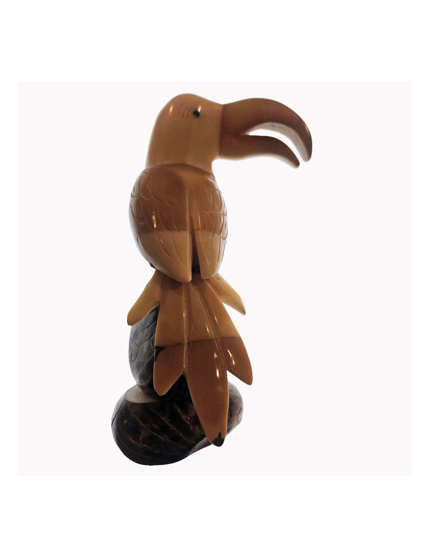 Toucan toco taillé à partir de la graine de tagua ou corozo