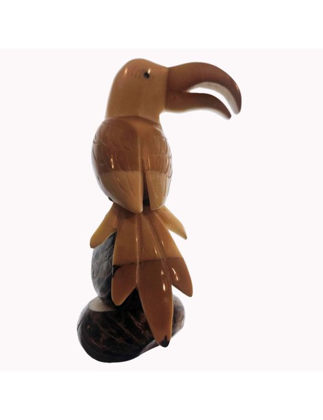 Toucan toco taillé à partir de la graine de tagua ou corozo Toucan toco taillé à partir de la graine de tagua ou corozo