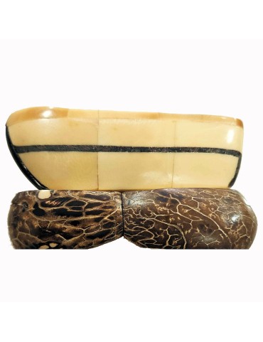 Barque La saintoise en tagua , corozo ou ivoire végétal
