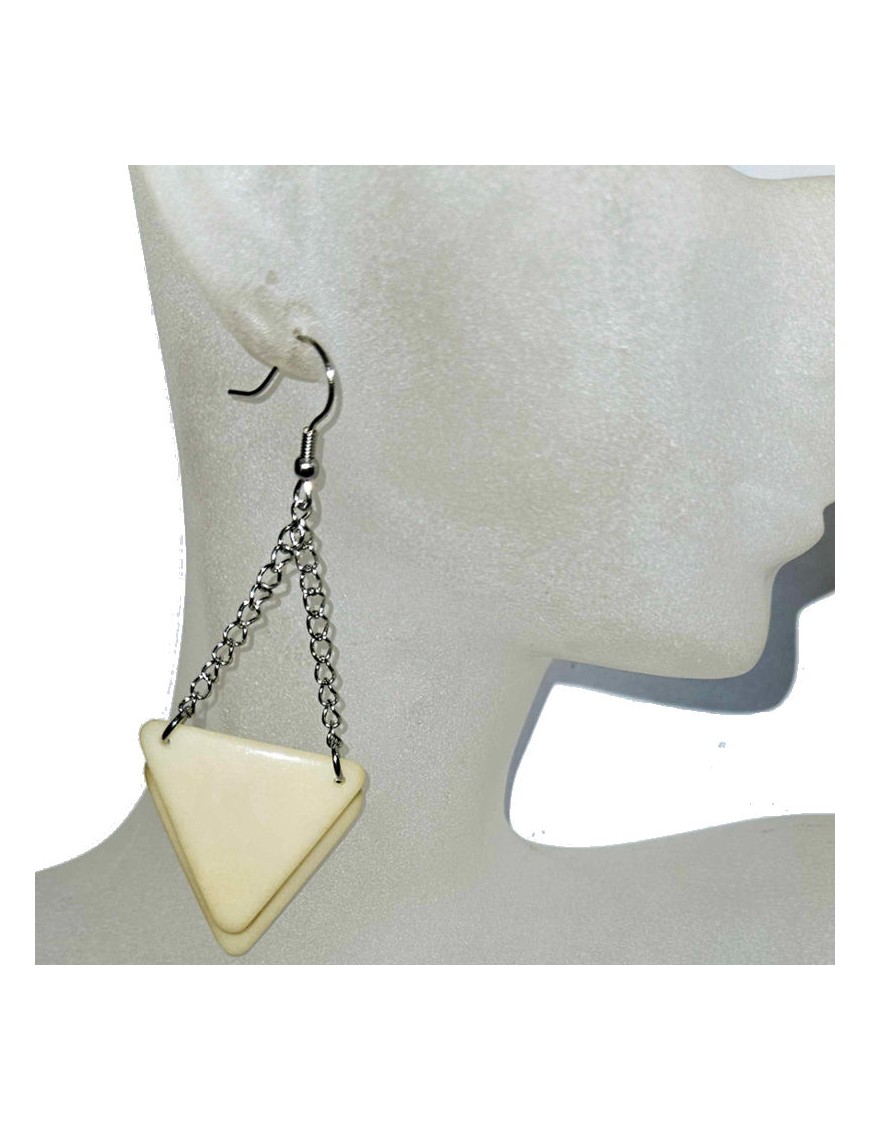 Boucles d'oreilles en ivoire végétal teintées ou de couleur naturelle.