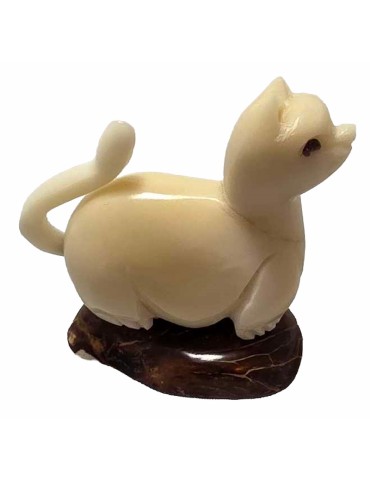 Chat taillé dans la graine de tagua (ivoire végétal ou corozo)