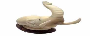 Eléphant taillé dans la graine de tagua ou ivoire végétal