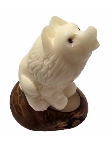 Loup taillé dans la graine de tagua  (ivoire végétal ou corozo)