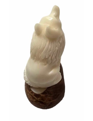 Loup taillé dans la graine de tagua  (ivoire végétal ou corozo)