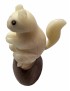 Ecureuil de collection taillé dans la graine de tagua