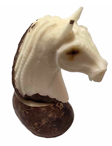 Tête de cheval taillée dans la graine de tagua (ivoire végétal ou corozo)