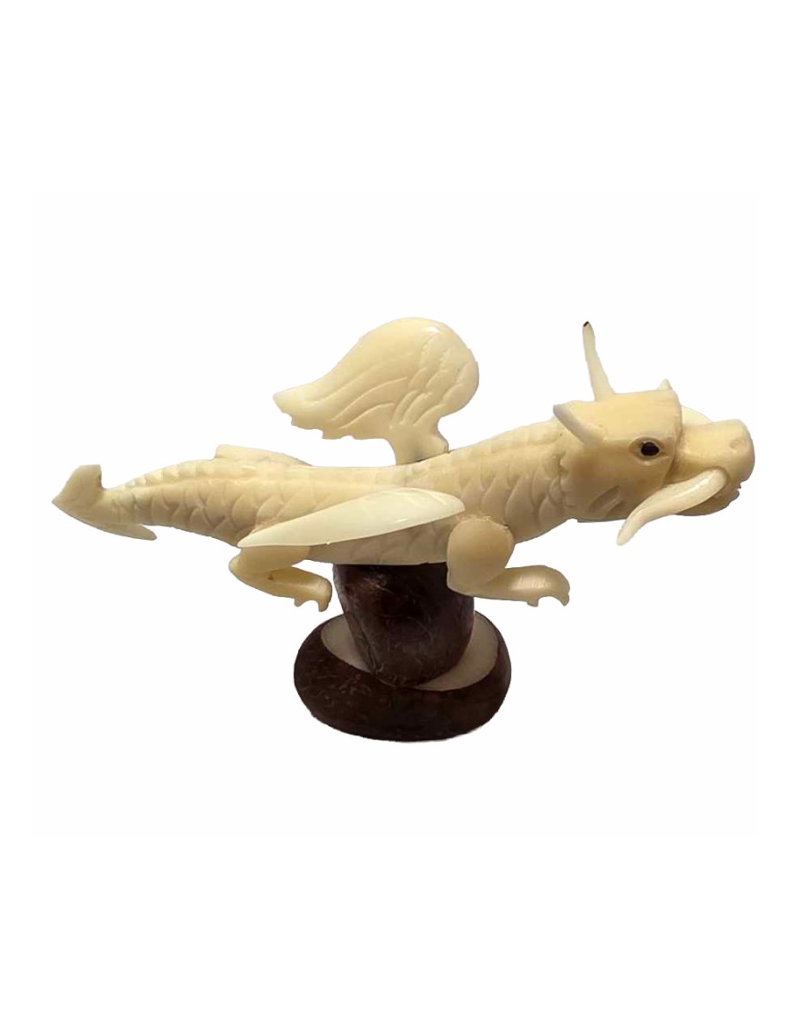 Dragon taillée dans la graine de tagua appelée aussi ivoire végétal