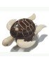 Tortue de mer taillée dans la graine de tagua (ivoire végétal ou corozo).