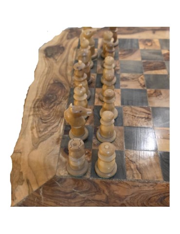 Echiquier en bois d'olivier avec 2 tiroirs pour le rangement.