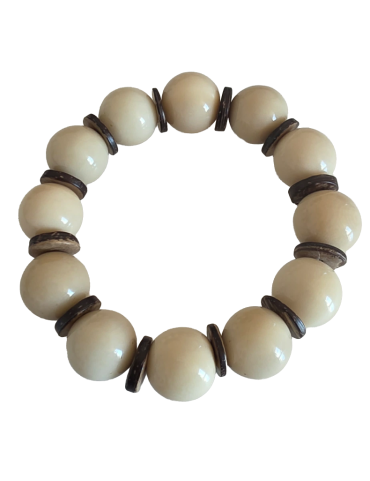 bracelet fabriqué à partir de la graine d'un palmier tropical appelée tagua