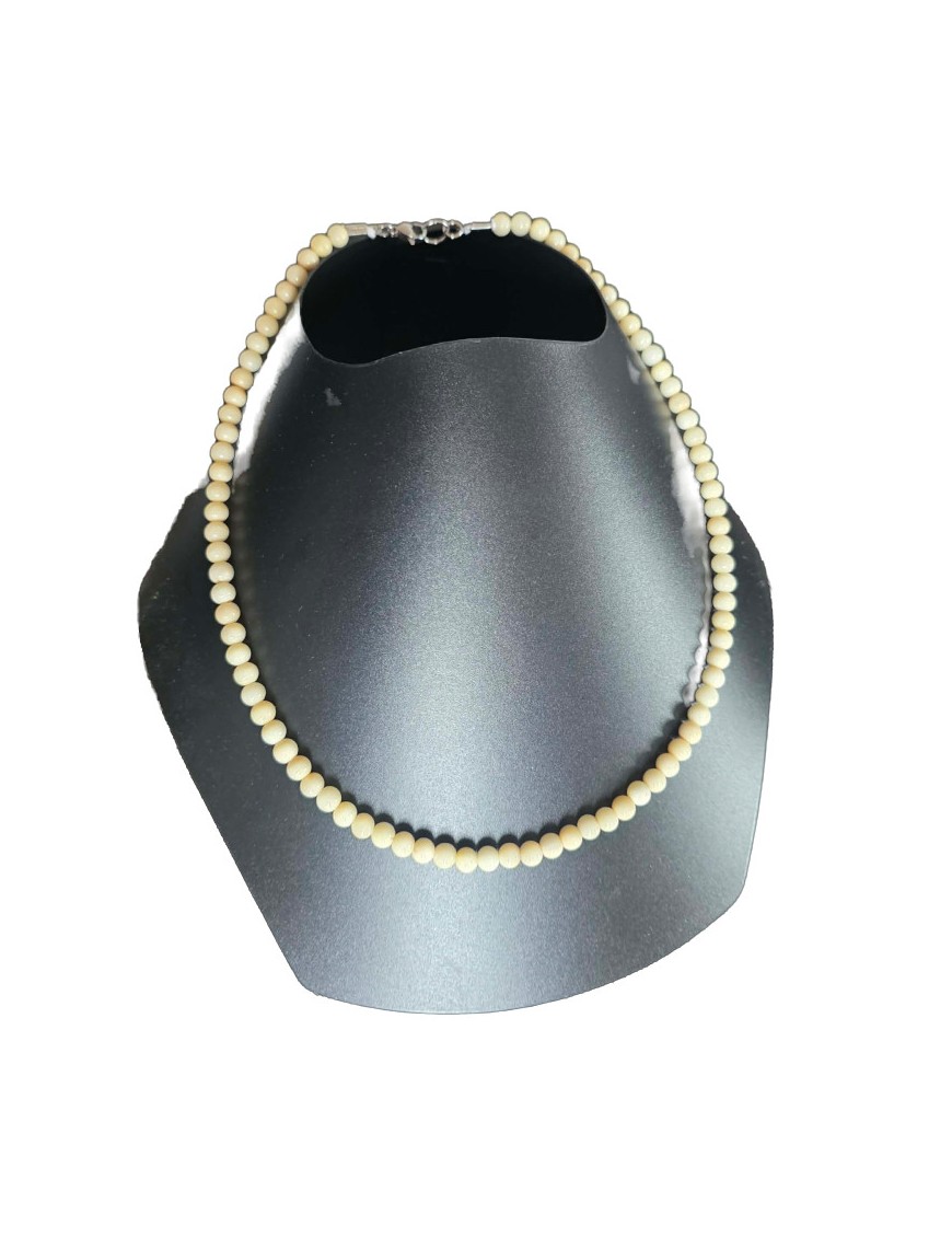 Collier ivoire végétal en tagua – 84 perles, 44 cm