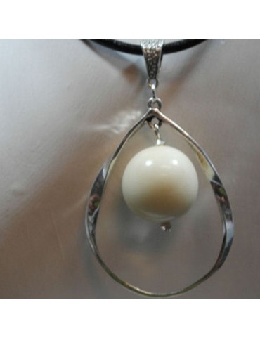 Pendentif alliage et perle de tagua