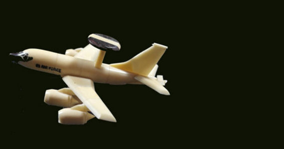 AVION EN TAGUA OU IVOIRE VEGETAL